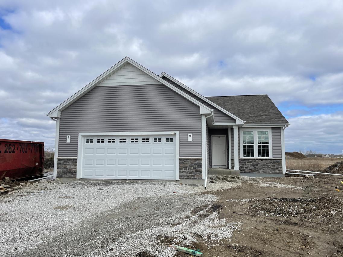 7134 Creekside Ct., Mount Pleasant, WI 53406