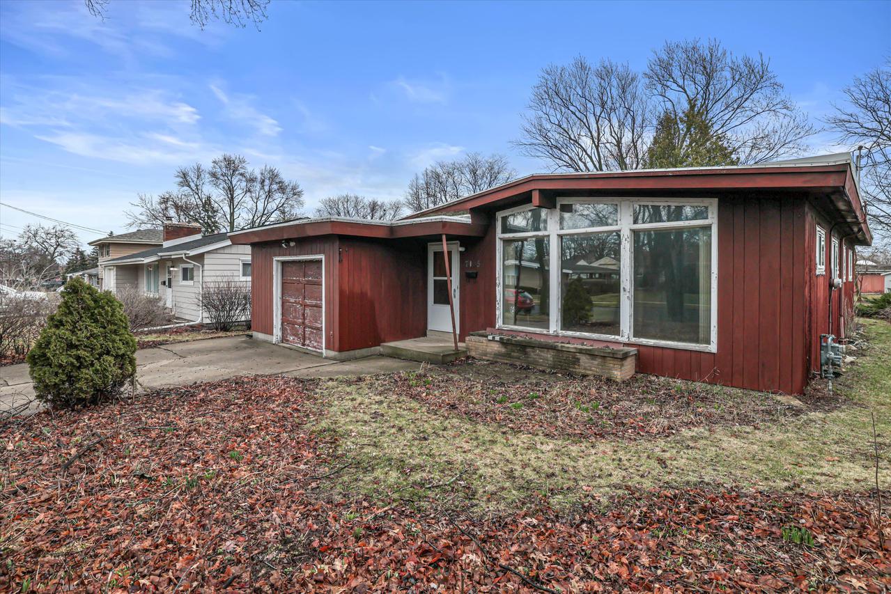 7165 W Wedgewood Dr, Milwaukee, WI 53220