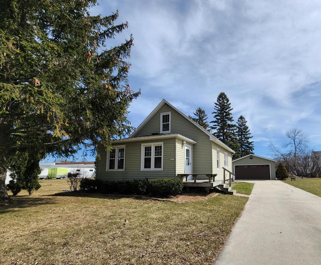 1419 N 30th St., Sheboygan, WI 53081