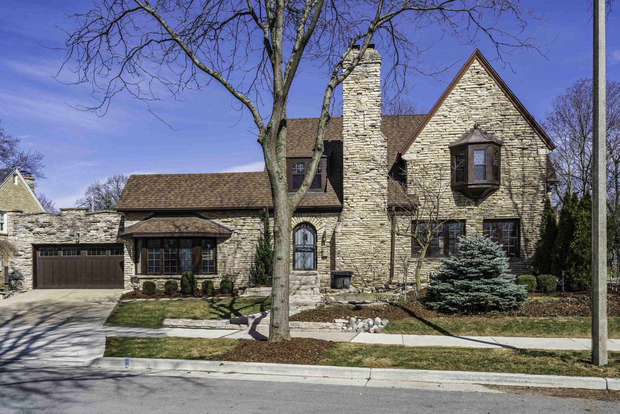 2410 N Harding Blvd., Wauwatosa, WI 53226