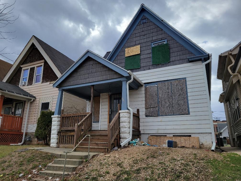 2613 N 37th St, Milwaukee, WI 53210