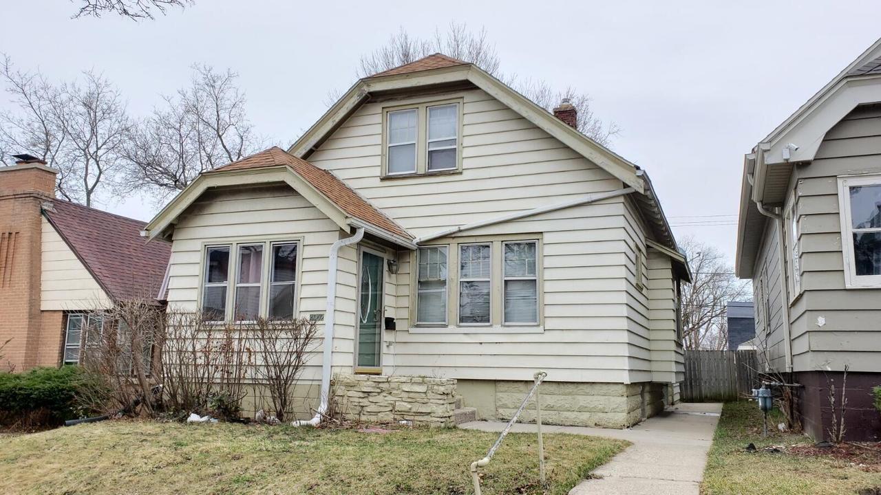 4962 N 37th St, Milwaukee, WI 53209