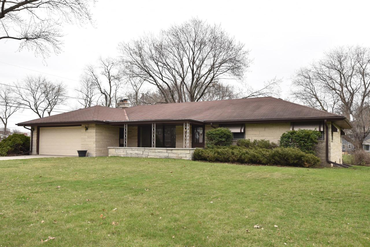 W249S3140 Center Rd., Waukesha, WI 53189