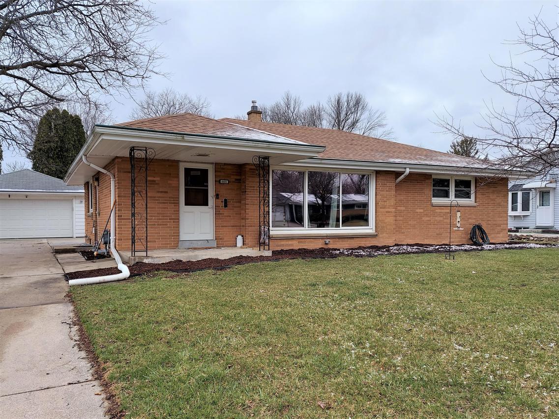 4451 N 99th St., Wauwatosa, WI 53225
