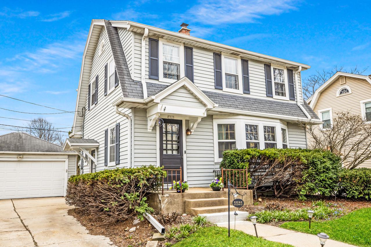 5525 W Notre Dame Ct, Milwaukee, WI 53208