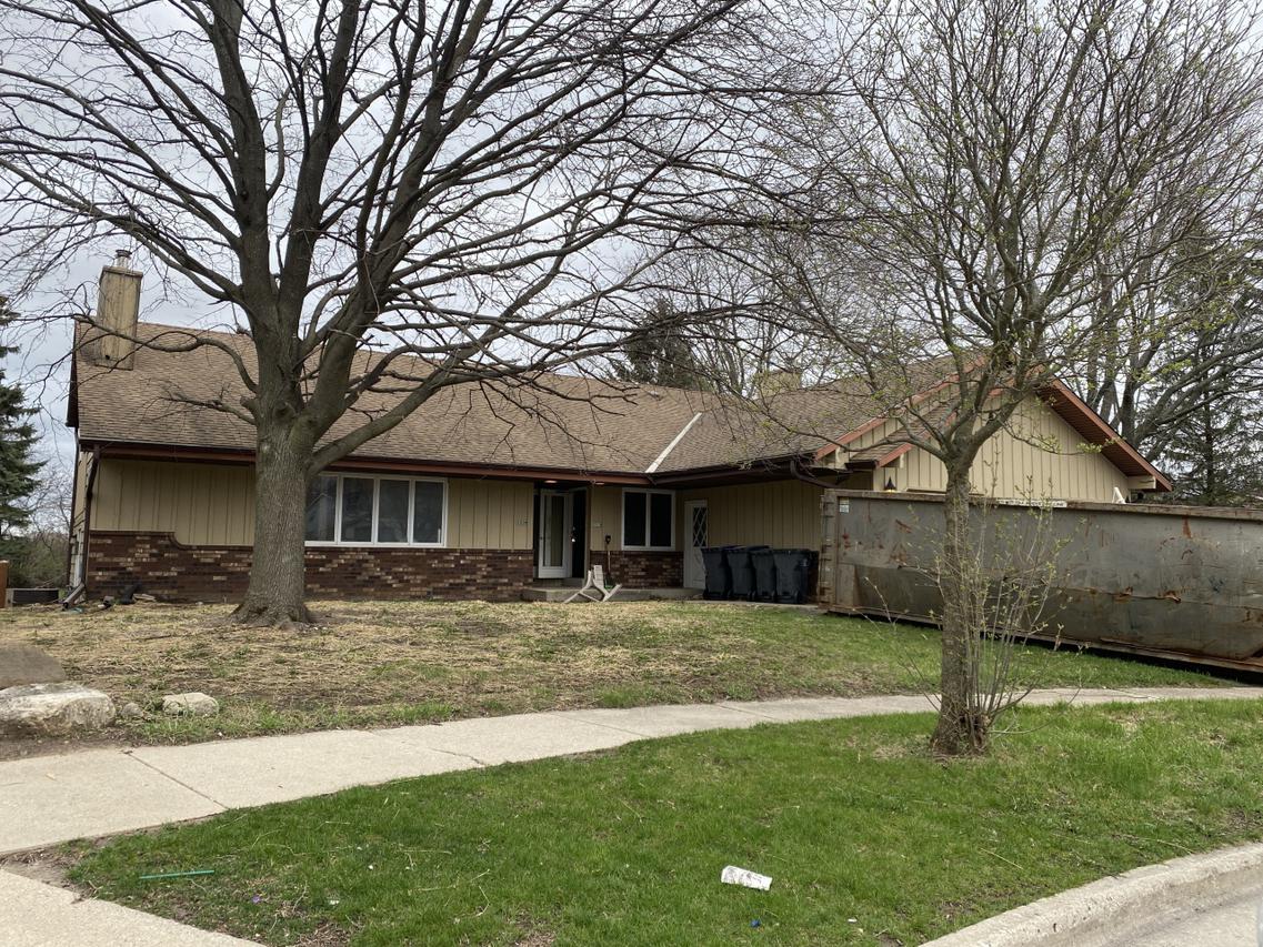 109 Kilps Ct. #111, Waukesha, WI 53188