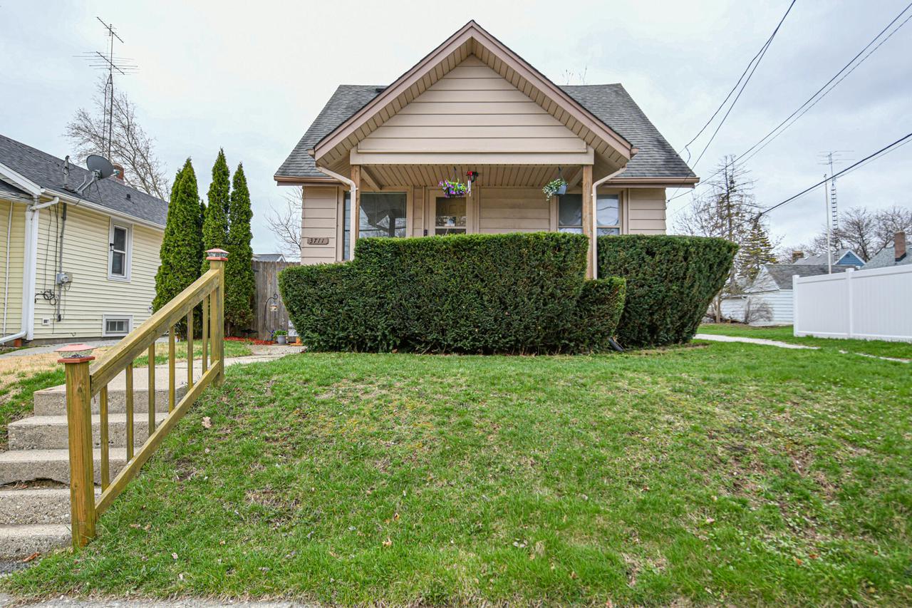 3711 63rd St, Kenosha, WI 53142