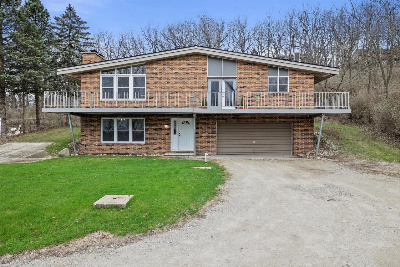 3009 Silvernail Rd, Waukesha, WI 53072