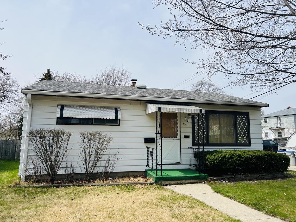 3521 S 22nd St, Milwaukee, WI 53221