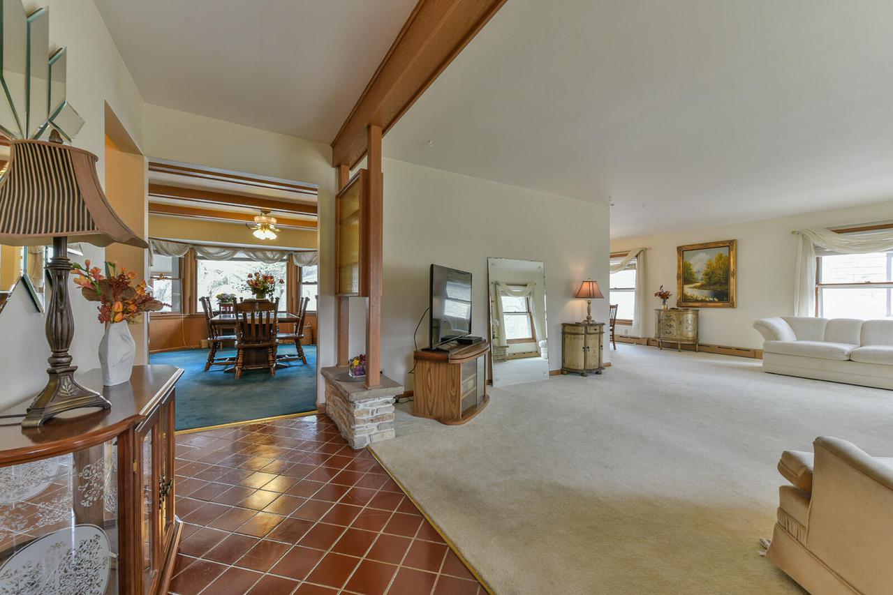 3248 Menomonee River, Wauwatosa, WI 53222