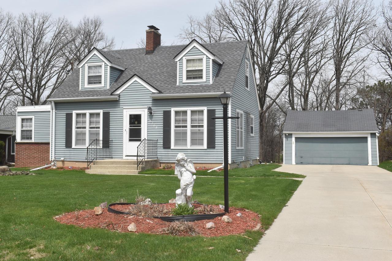 9708 W Ruby Ave., Wauwatosa, WI 53225
