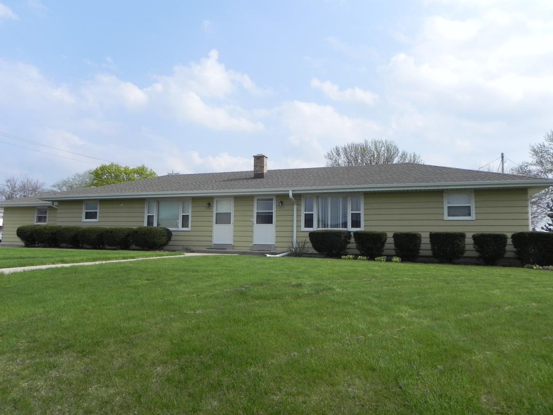 1201 W Sunset Dr #1203, Waukesha, WI 53189
