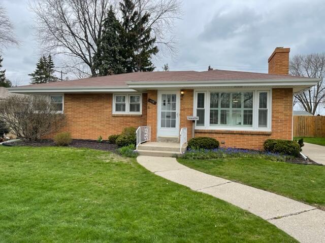1112 Carlton Dr, Racine, WI 53402