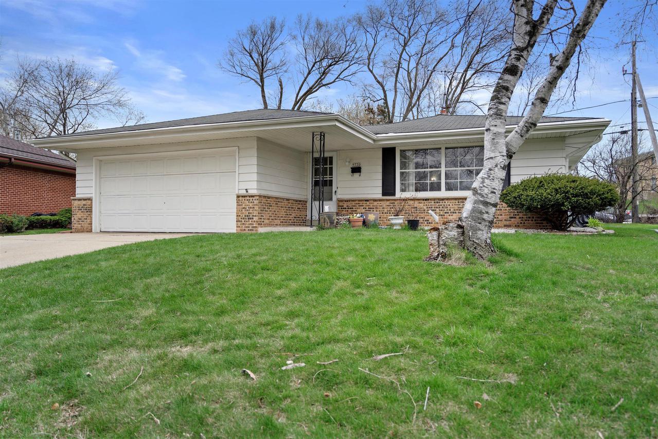 9730 W Hayes Pl, West Allis, WI 53227