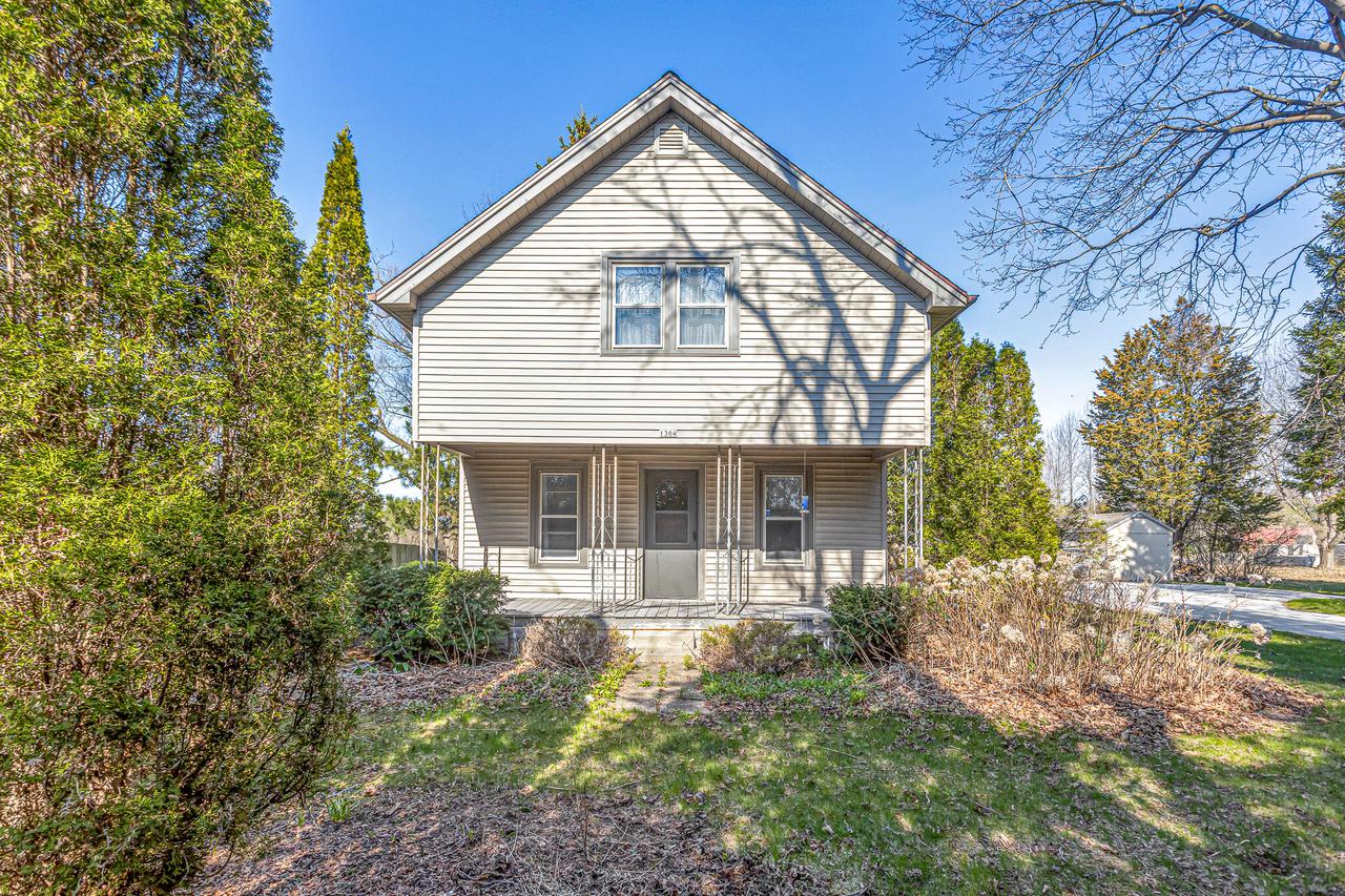 1304 N 36th St., Sheboygan, WI 53081