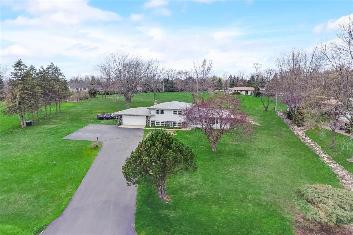 W224S7645 Alma Ln., Vernon, WI 53103