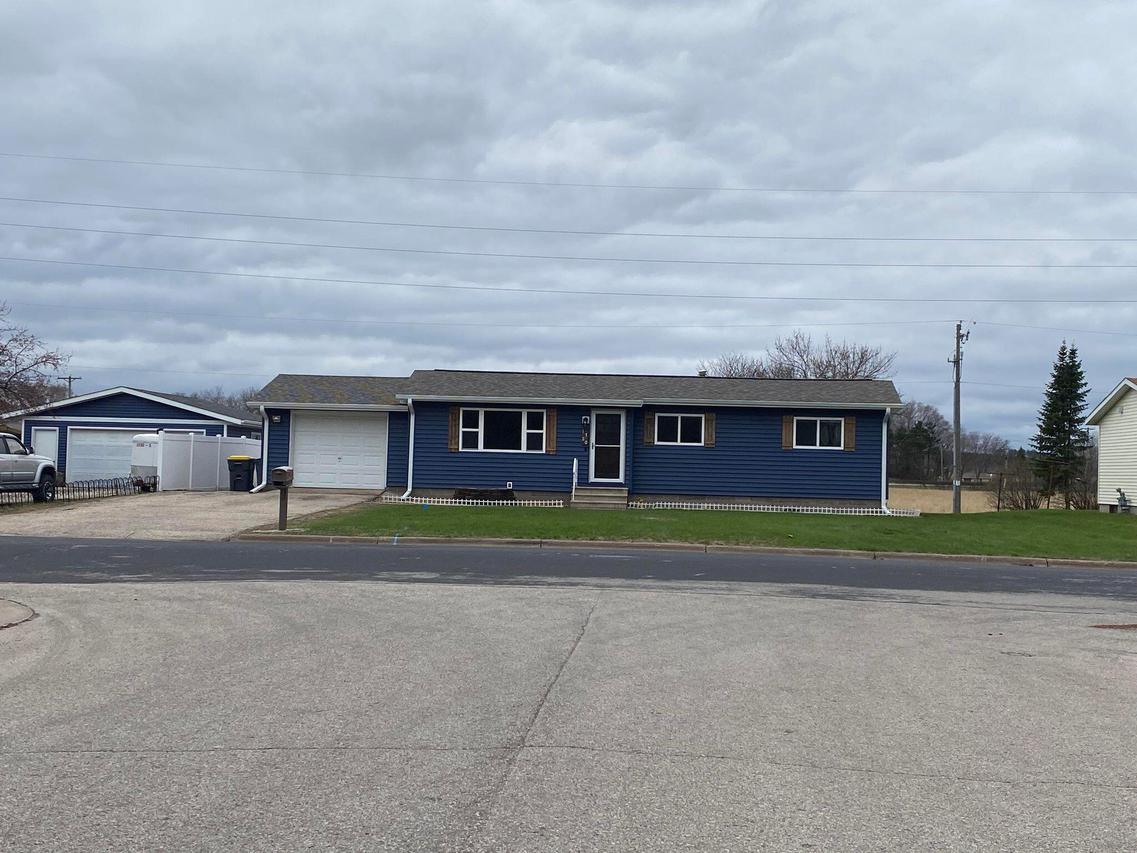 1720 Viking Ave., Holmen, WI 54636