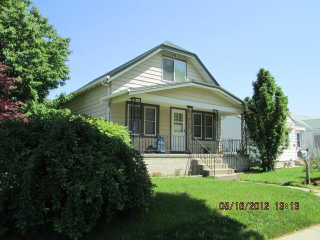 2142 S 57th St, West Allis, WI 53219