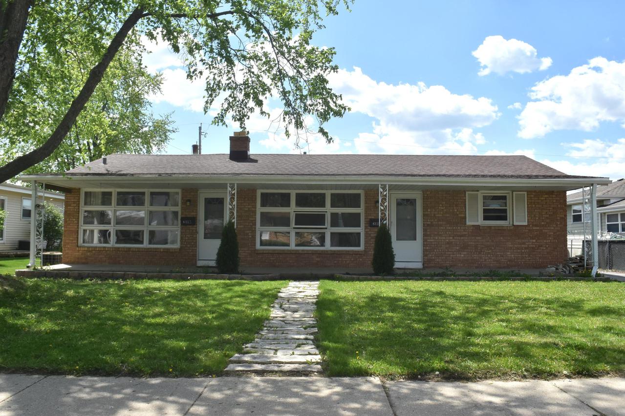 2008 Coronado St #2010, Waukesha, WI 53189