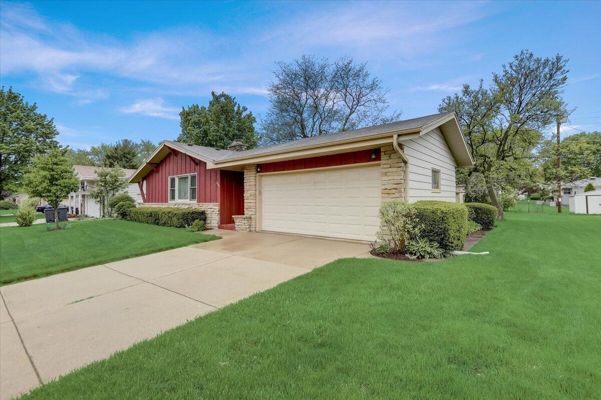 1808 Chapman Dr., Waukesha, WI 53189