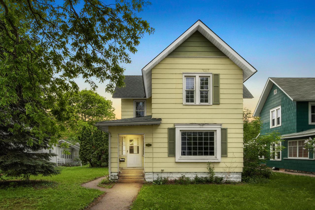 1427 George St, La Crosse, WI 54603