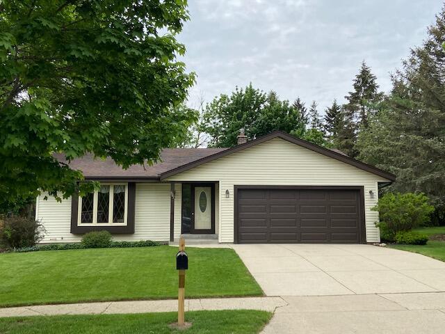 901 Larchmont Dr., Waukesha, WI 53186