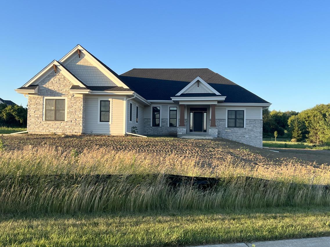 W263N6176 Ridge Dr., Lisbon, WI 53089