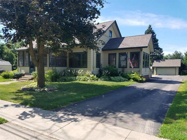 16 S Walworth, Darien, WI 53114