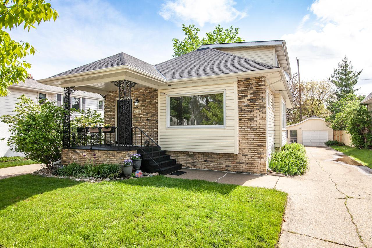 2228 N 69th St., Wauwatosa, WI 53213