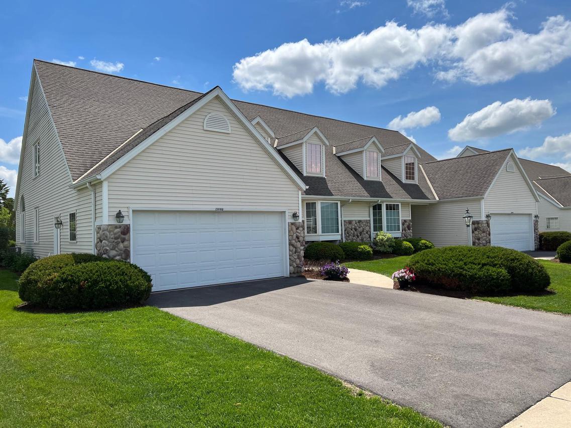 3550 S 147th St, New Berlin, WI 53151