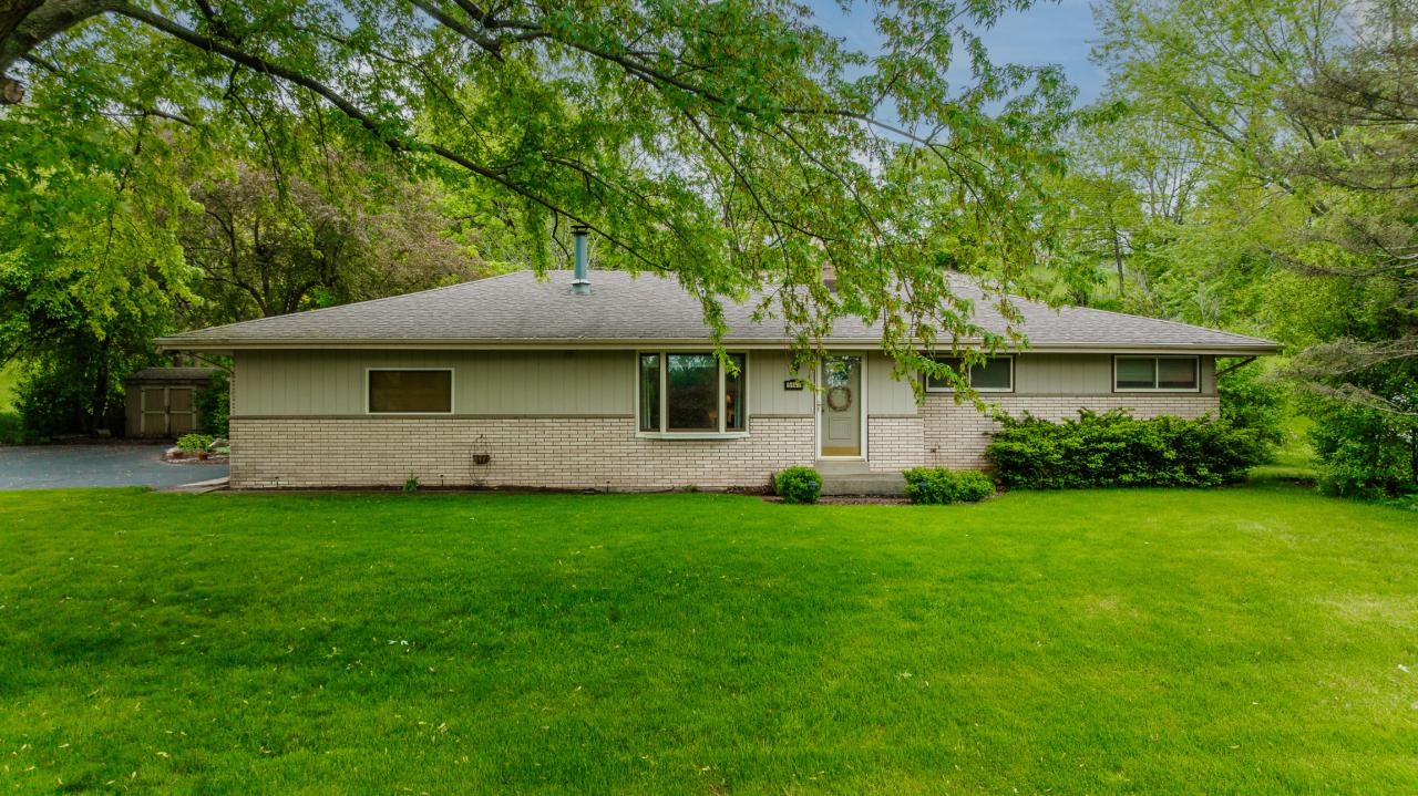 5147 S Menard Dr, New Berlin, WI 53151