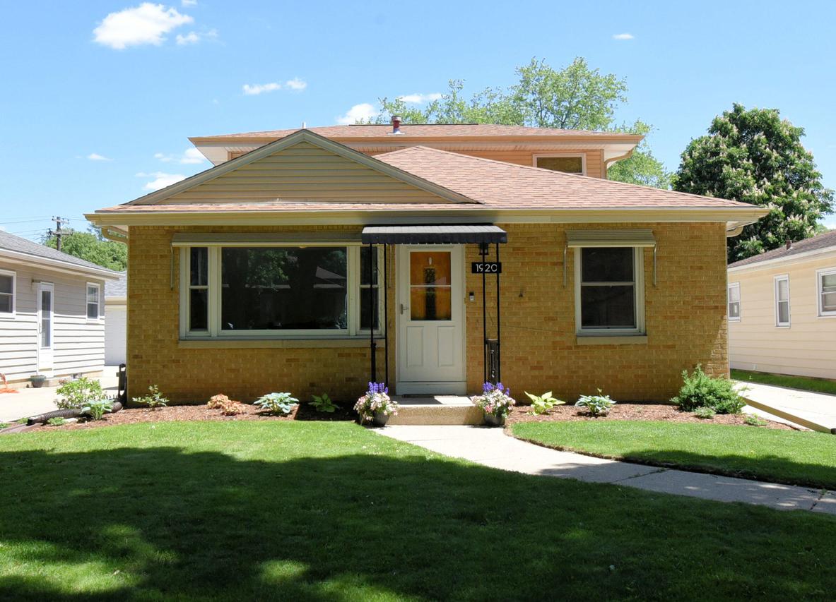 1920 N 117th St., Wauwatosa, WI 53226