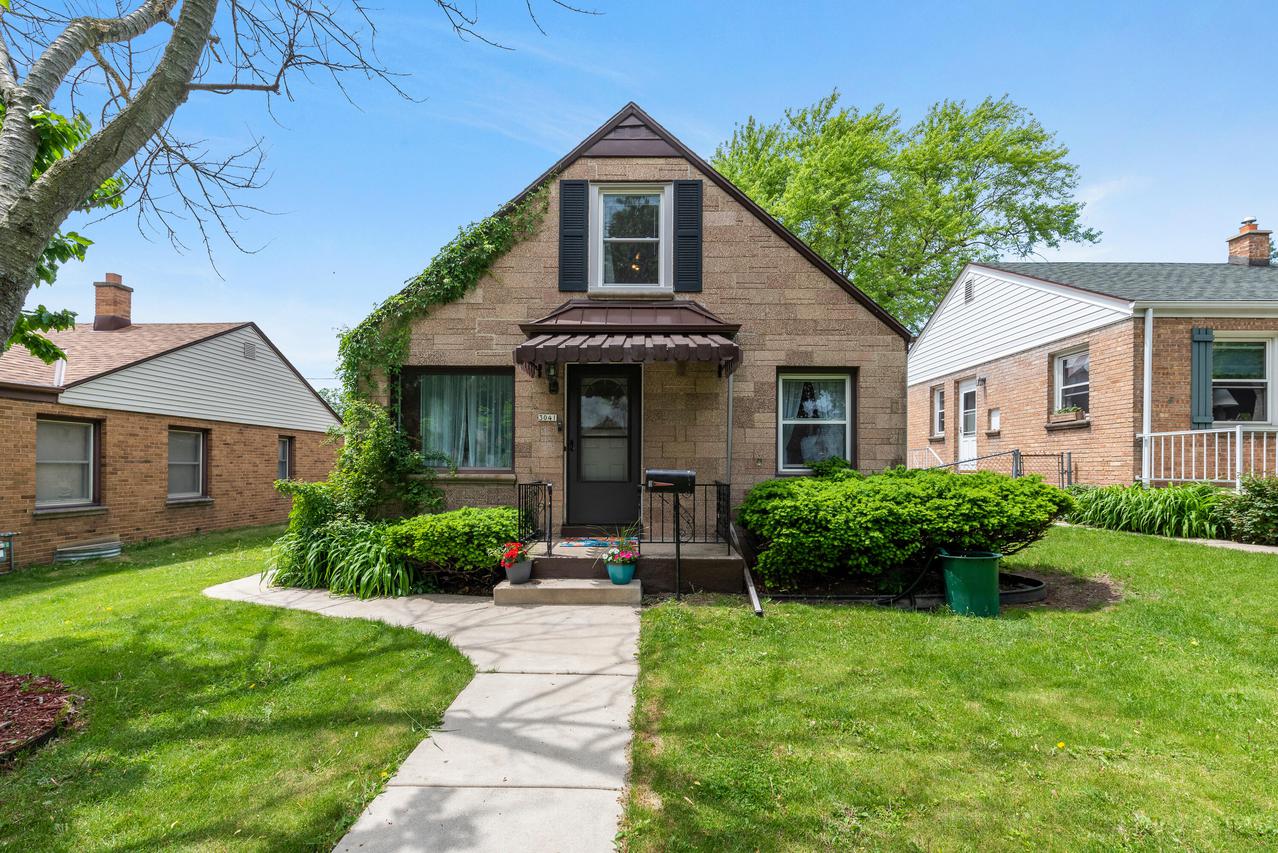 3041 S 49th St, Milwaukee, WI 53219