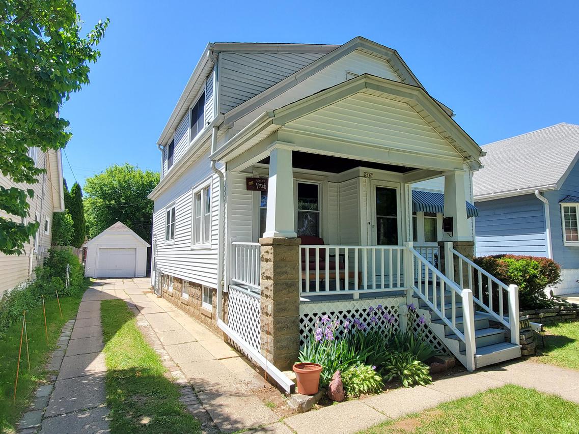 2167 N 71st St #2167A, Wauwatosa, WI 53213