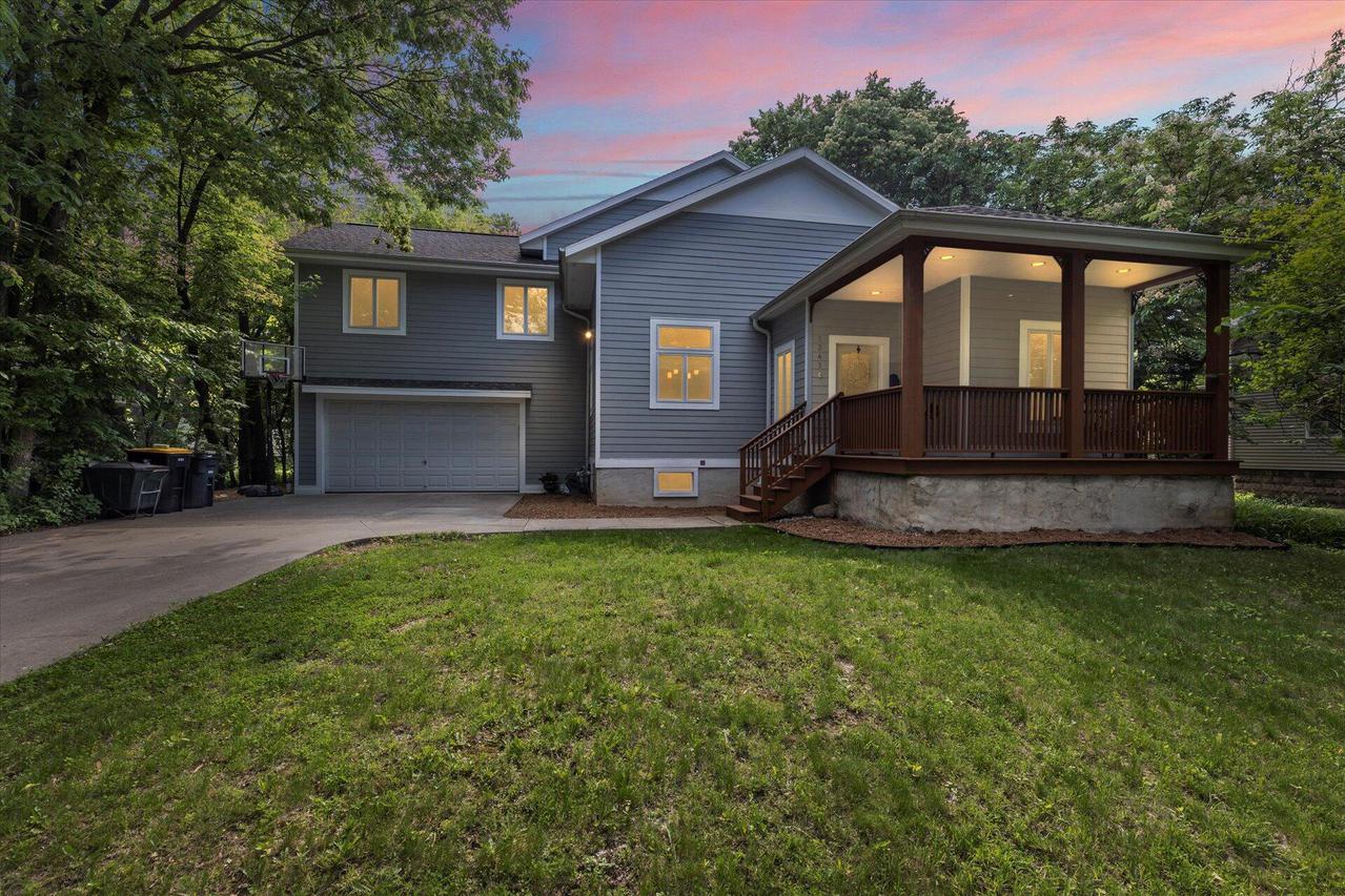 1348 N 72nd St, Wauwatosa, WI 53213