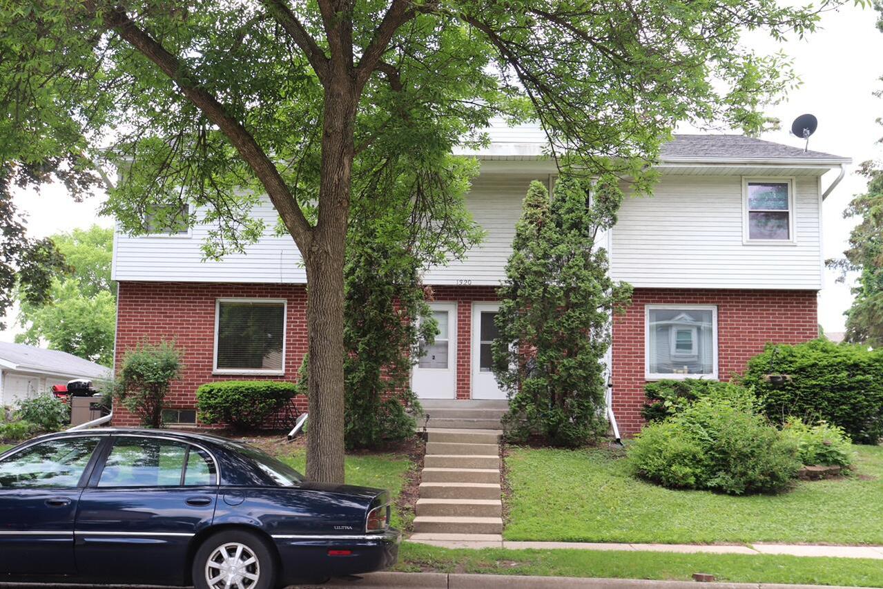 1320 Camden Way #4, Waukesha, WI 53186