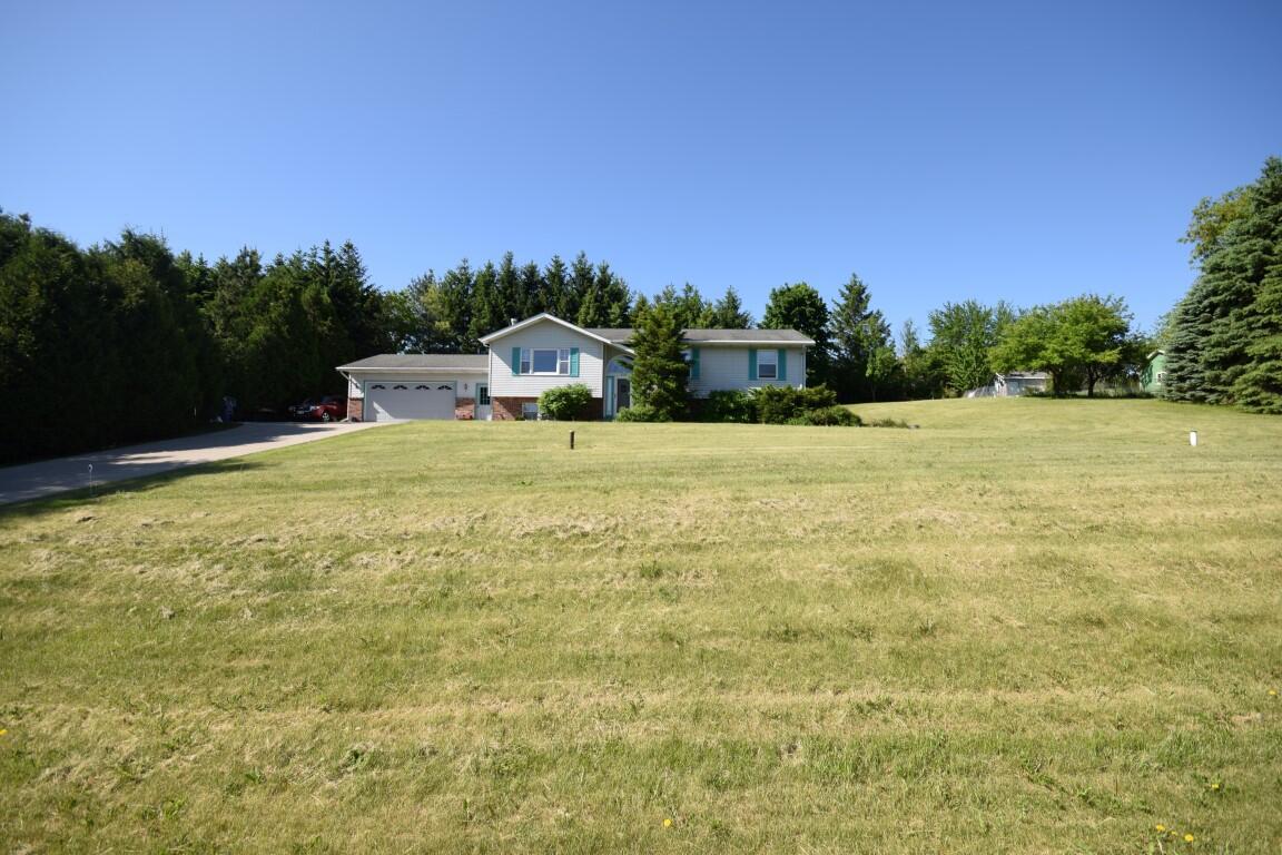 6519 Walters Dr., Addison, WI 53090