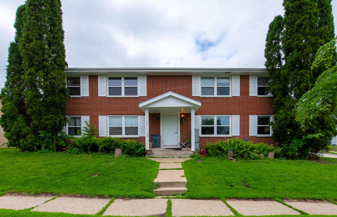 343 W Newhall, Waukesha, WI 53186