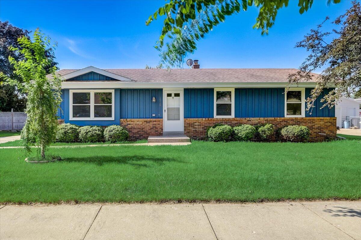 1515 Wolf Ct., Waukesha, WI 53186