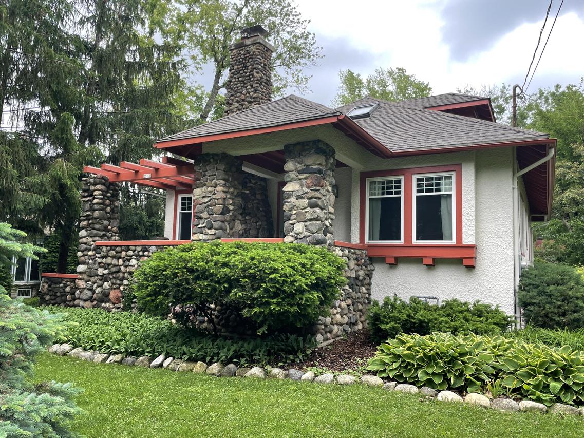 211 N Hartwell Ave., Waukesha, WI 53186