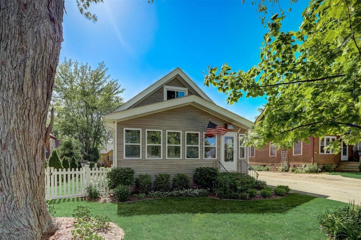 1645 S Berlin Ave., New Berlin, WI 53151