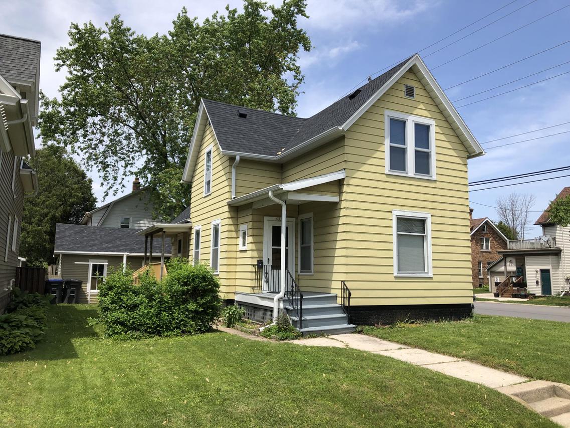2130 N 8th St., Sheboygan, WI 53081