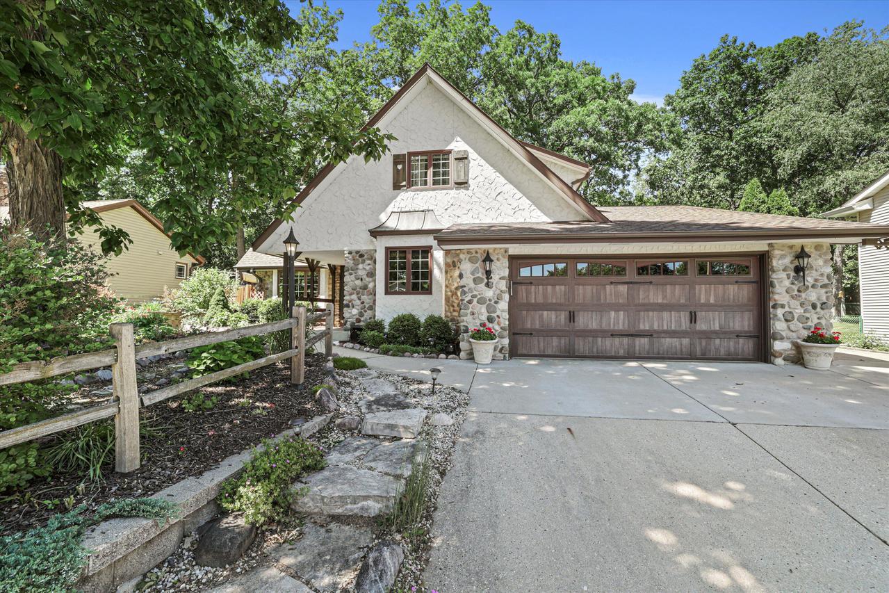 1643 Garfield Ave, Waukesha, WI 53189