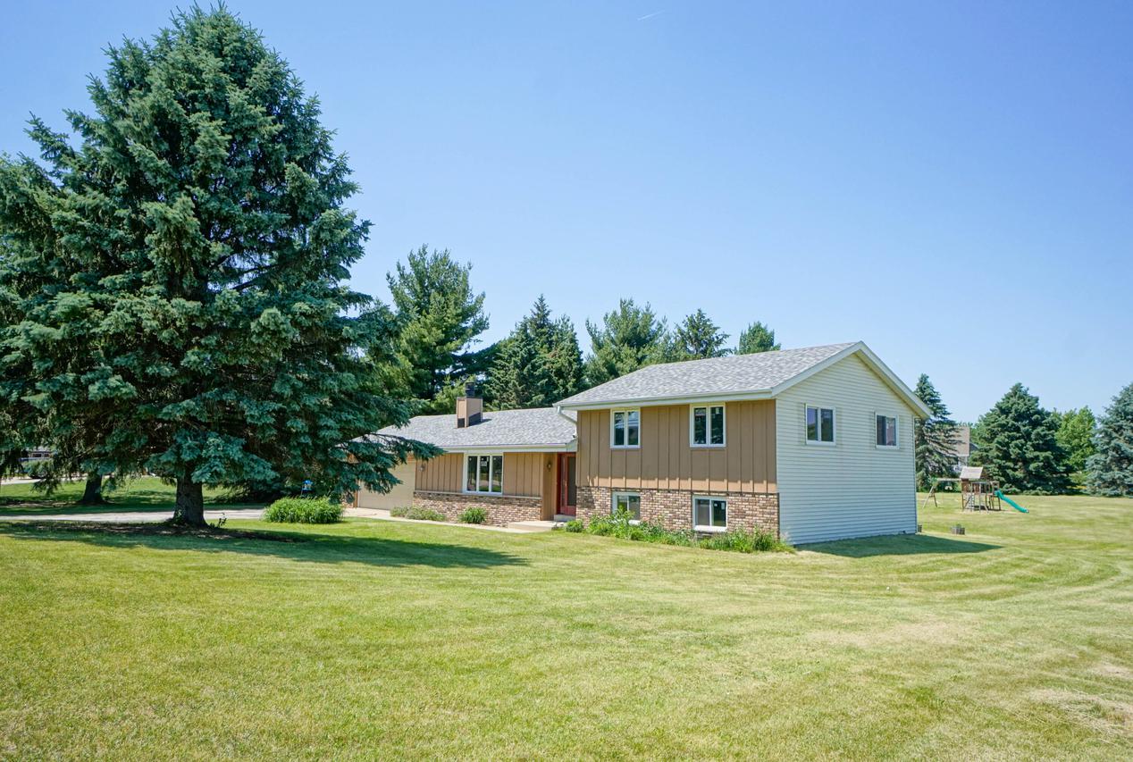 S46W25888 Lawnsdale Rd., Waukesha, WI 53189