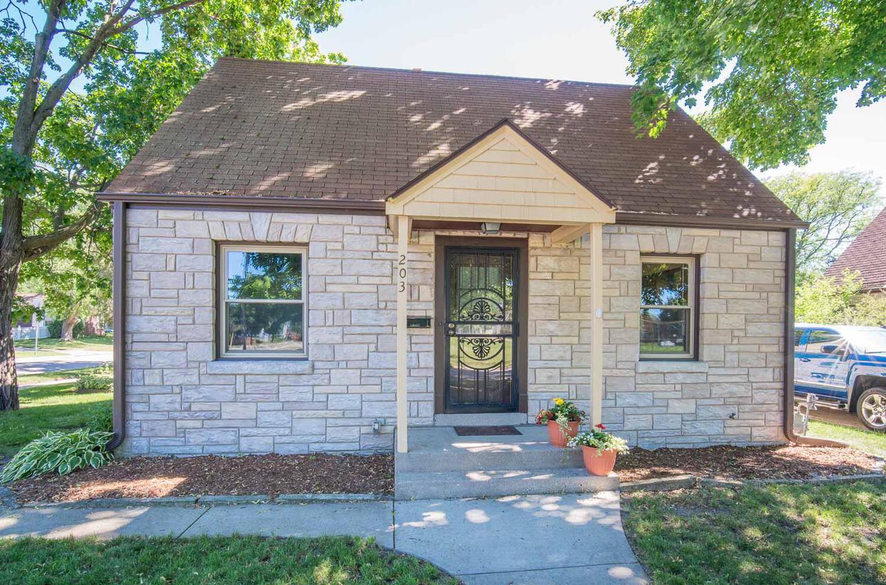203 Coolidge Ave., Waukesha, WI 53186