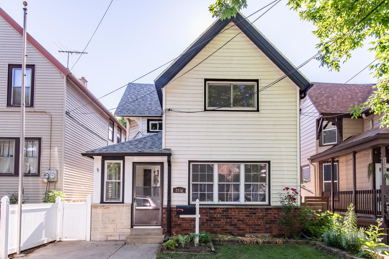 2459 S Burrell St #St, Milwaukee, WI 53207