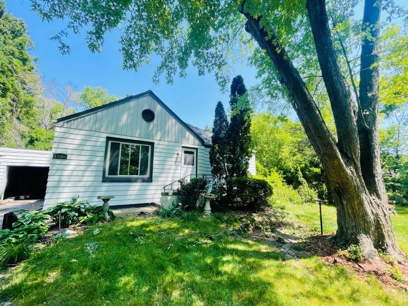 13316 W Forest Dr, New Berlin, WI 53151