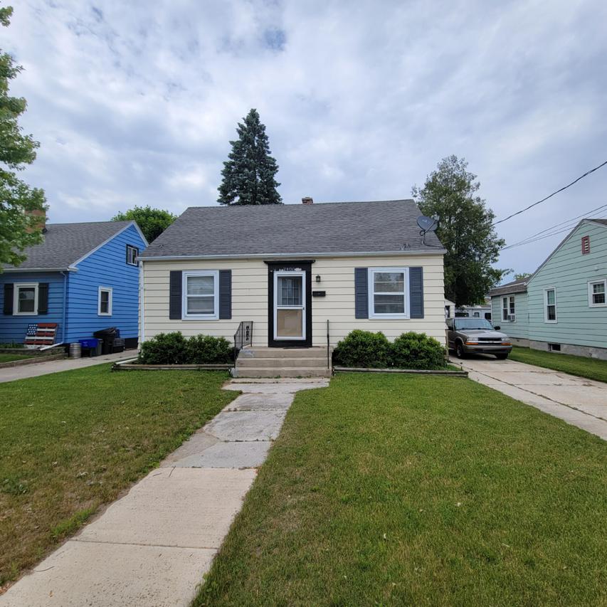 2406 15th St, Two Rivers, WI 54241