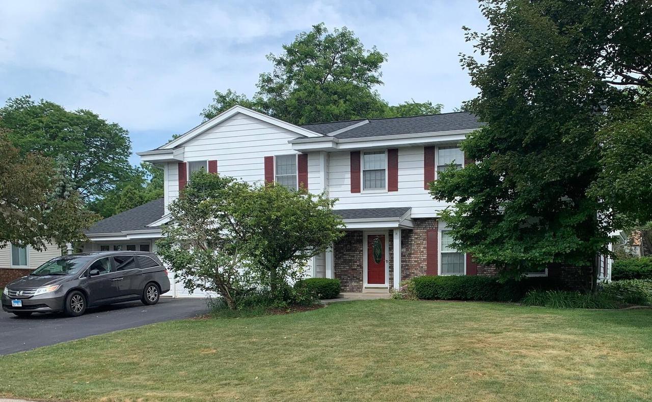 7249 N Wayside Dr., Glendale, WI 53209