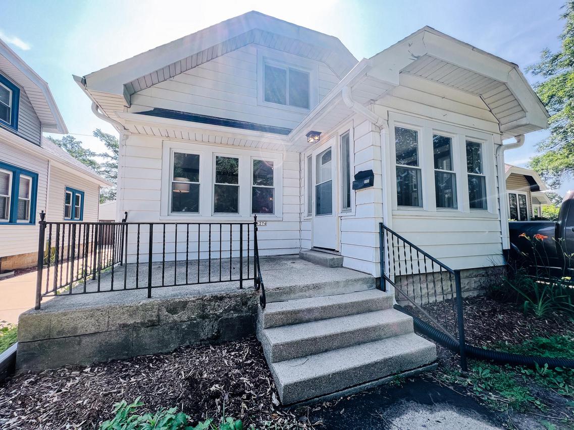 1274 N 71st St. #1274A, Wauwatosa, WI 53213
